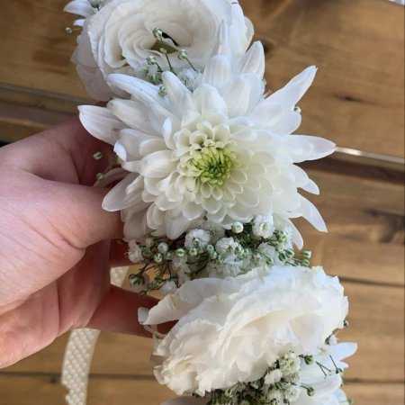 זר לראש לבן קלאסי