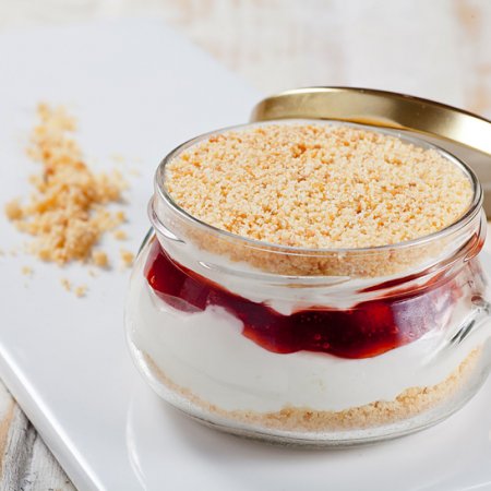 צנצנת קראמבל גבינה ותות